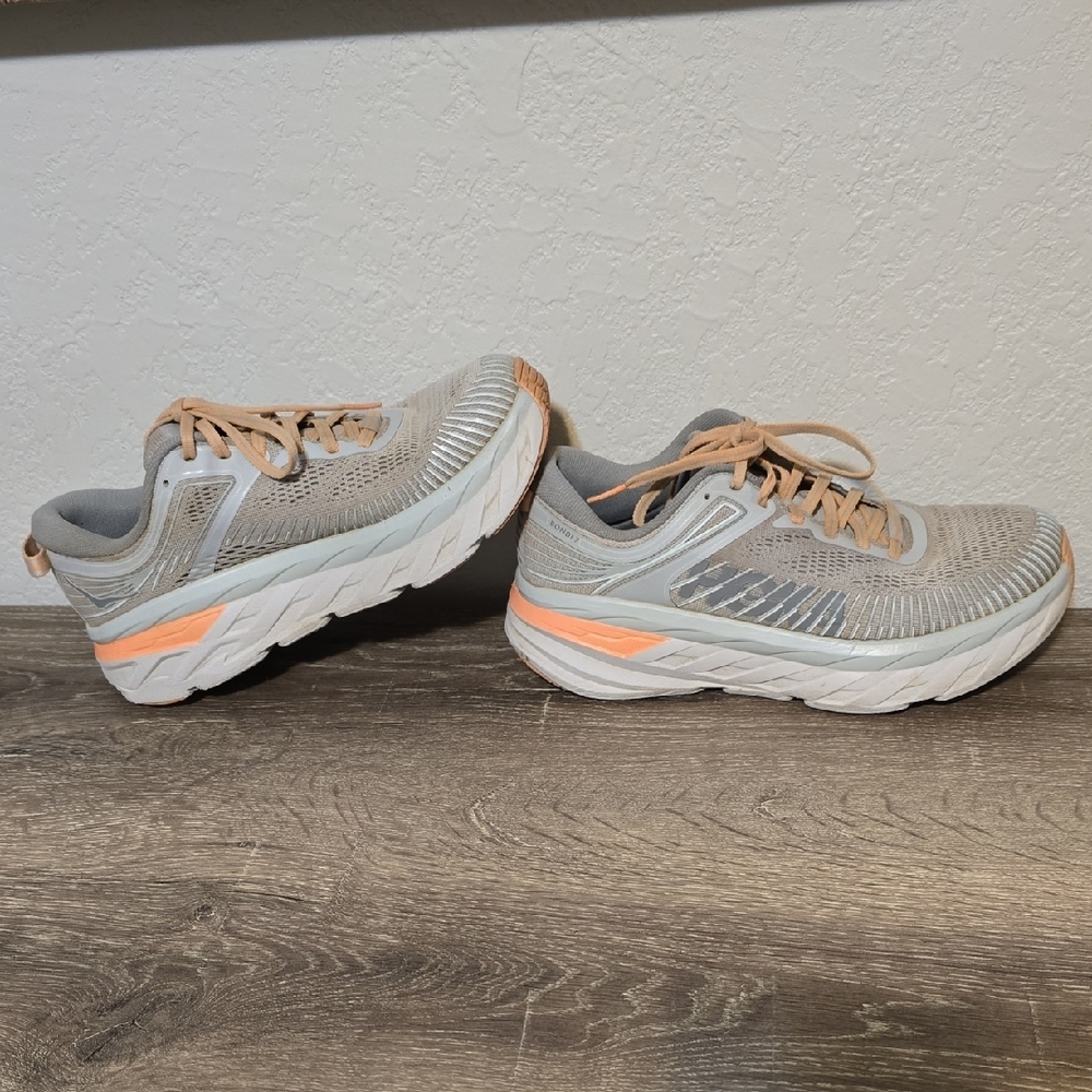 Women's Hoka One One Bondi 7 Athletic Shoes - Picture 3 of 9